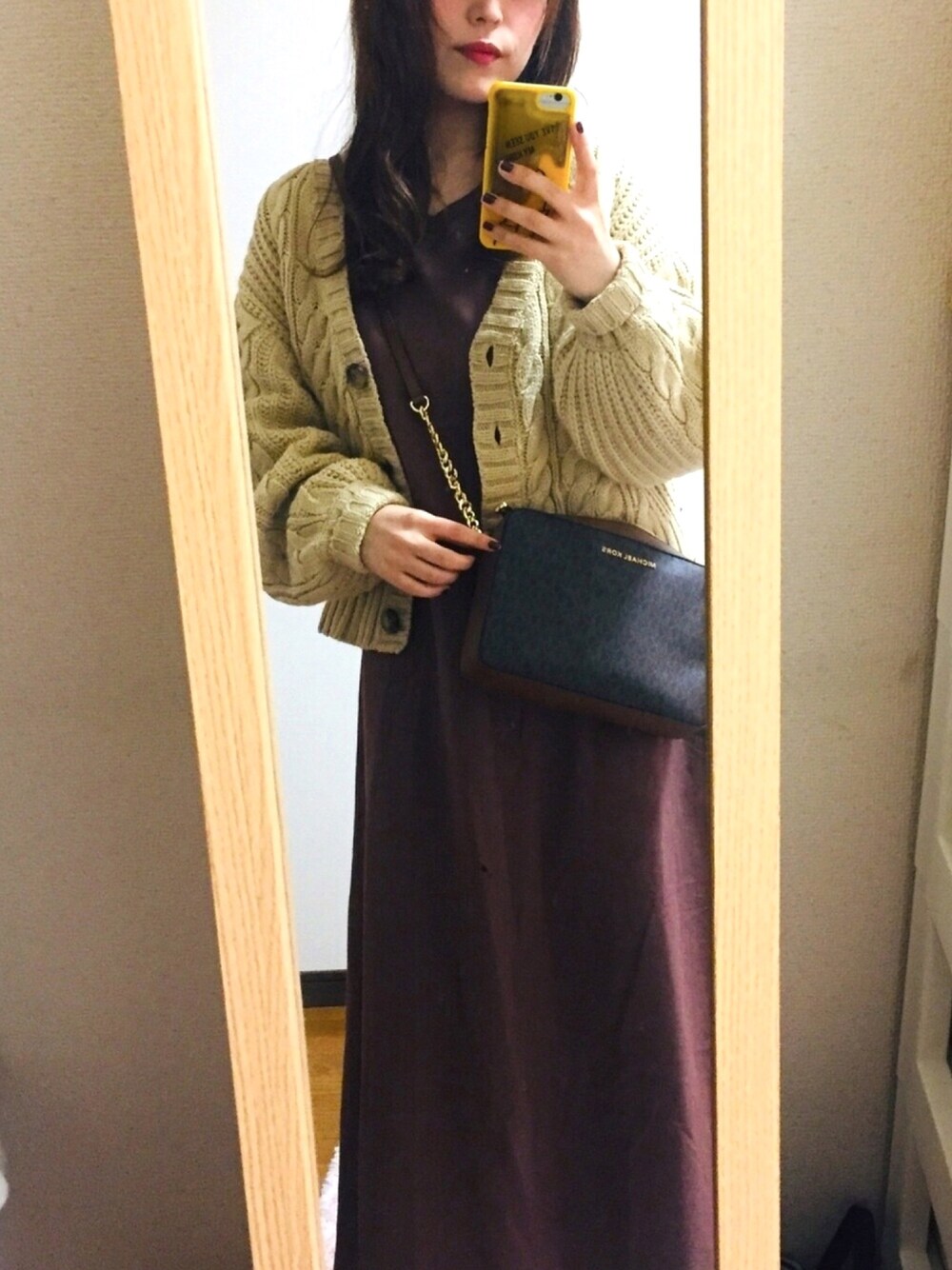 「JUNOAH、w closet、Aラインワンピース、ニットカーディガン、シンプルガーリー」｜「w closetのアイテム（その他アウター、ベージュ系）」を使った、tomomi＊さん（レディース・158cm）の秋コーディネートの1枚目の写真
