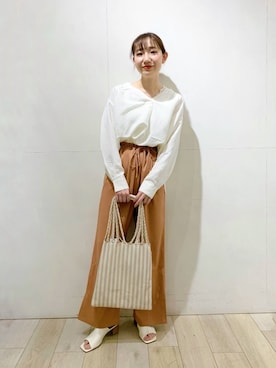 「スリット」｜「アイテム（その他シューズ）」を使った、yoshikaさん（レディース・156cm）の春コーディネート