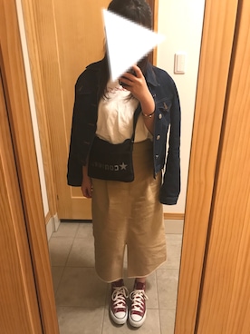 「CONVERSE（コンバース）のCONVERSE／コンバース　サコッシュ（ボディバッグ/ウエストポーチ、ブラック系）」を使った、まいる。さん（レディース）の夏コーディネート