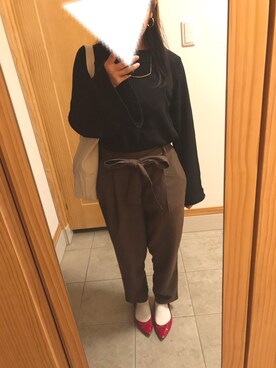 「GU（ジーユー）のアイテム（その他パンツ、ブラウン系）」を使った、まいる。さん（レディース）の秋コーディネート