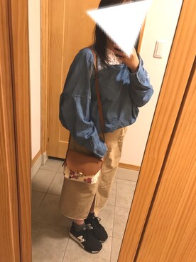 「no brand（ノーブランド）のアイテム（シャツ/ブラウス、ブルー系）」を使った、まいる。さん（レディース）の秋コーディネート