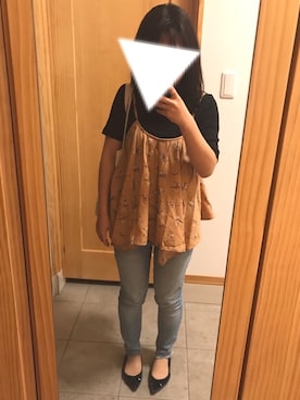 「ZARA（ザラ）のアイテム（デニムパンツ、ブルー系）」を使った、まいる。さん（レディース）の秋コーディネート