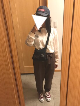 「しまむら（シマムラ）の【ViVi11月号掲載】「2PINK（ツーピンク）」胸ロゴ入りＴシャツ（Tシャツ/カットソー、ホワイト系）」を使った、まいる。さん（レディース）の秋コーディネート