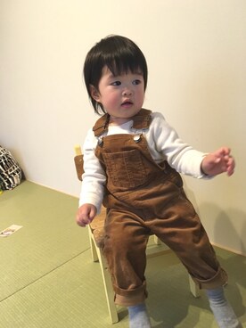 「アイテム（サロペット/オーバーオール、イエロー系）」を使った、natsukiさん（キッズ・70cm）の冬コーディネート