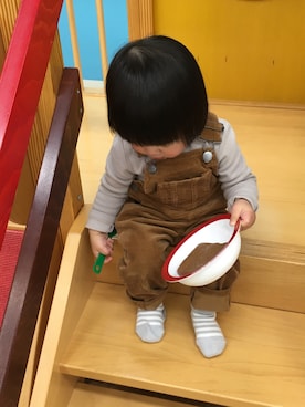 「アイテム（サロペット/オーバーオール、イエロー系）」を使った、natsukiさん（キッズ・70cm）の春コーディネート