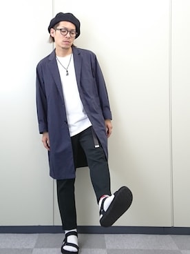 「サンダルに靴下」｜「アイテム（チェスターコート）」を使った、YANCHAさん（メンズ・167cm）の春コーディネート
