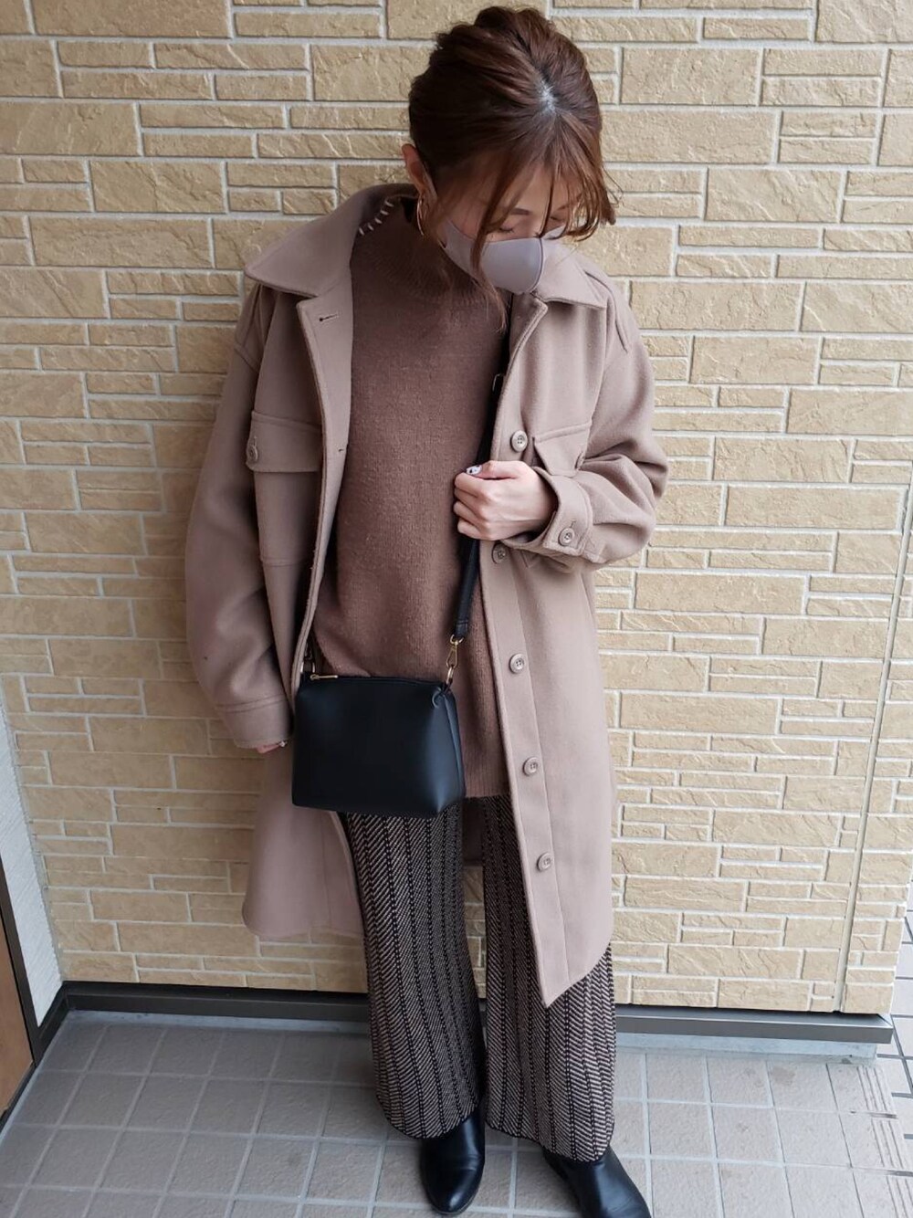 「プチプラ、プチプラコーデ、雨の日コーデ、CPOジャケット、ジャガードニット、ジャガードパンツ、配色ニット、ステッチニット」｜「laule'aのアイテム（ショルダーバッグ、ブラック系）」を使った、Mii-kichiさん（レディース・156cm）の冬コーディネートの1枚目の写真
