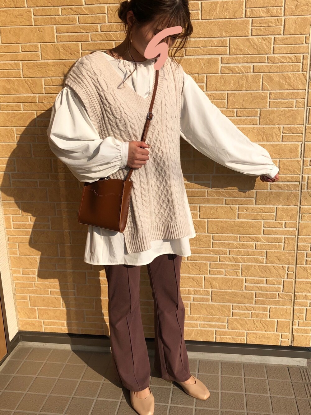 「大人カジュアル、シンプル、パンツスタイル、プチプラコーデ、ベスト、レイヤードスタイル」｜「しまむらのアイテム（ベスト、ベージュ系）」を使った、Mii-kichiさん（レディース・156cm）の冬コーディネートの1枚目の写真