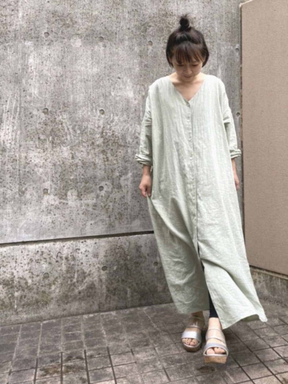 「低身長、チビーズ✳︎、ママコーデ、プチプラ、シンプル、カジュアル、ご近所コーデ、ミントグリーン、ゆるコーデ」｜「pink adobeのクリア ウエッジサンダル（サンダル、シルバー系）」を使った、neukさん（レディース・148cm）の夏コーディネートの1枚目の写真