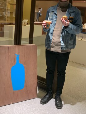 「カフェ」｜「アイテム（デニムジャケット）」を使った、あさん（メンズ・183cm）の冬コーディネート