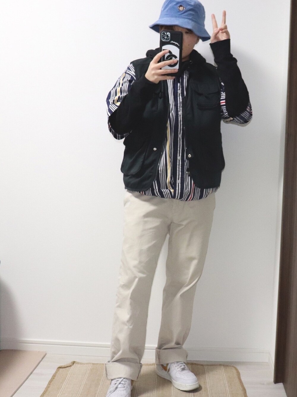 「バケットハット、XLARGE、古着MIX、ストリート、airforce1、チノパン、フィッシングベスト、重ね着、低身長」｜「XLARGEのKEITH CORDUROY HAT（ハット、ブルー系）」を使った、しの「相互」さん（メンズ・152cm）の秋コーディネートの1枚目の写真