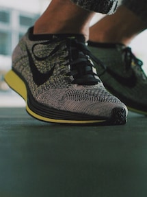 NIKE | Flyknit racer (スニーカー)