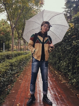 「雨の日」｜「アイテム（ノーカラージャケット）」を使った、Shawさん（レディース・160cm）の秋コーディネート