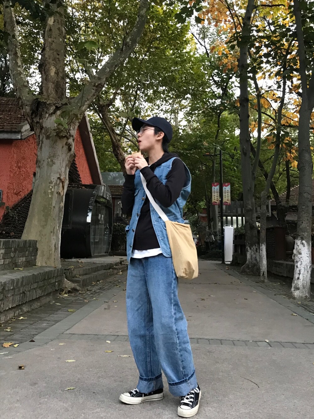 「ootd」｜「GAPのアイテム（スタジャン、ブルー系）」を使った、Shawさん（レディース・160cm）の秋コーディネートの1枚目の写真