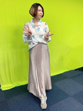園崎未恵 Sonozaki Mieさんの「サテンプリーツスカート」を使ったコーディネート