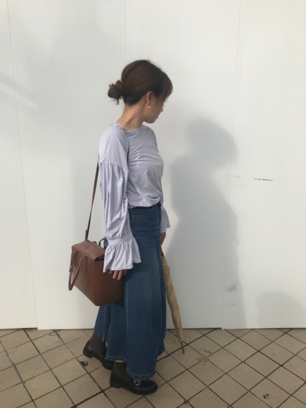 「きれいめカジュアル、デニムスカート」｜「YEARのアイテム（Tシャツ/カットソー、ブルー系）」を使った、*pnk*さん（レディース・157cm）の秋コーディネートの1枚目の写真
