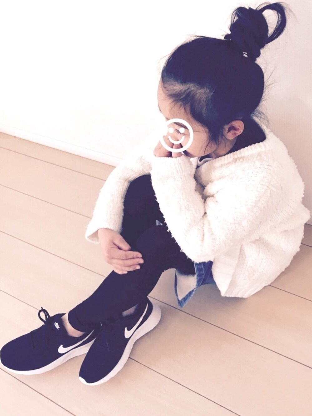 「ZARA KIDSのアイテム（カーディガン/ボレロ、ホワイト系）」を使った、H♡Hさん（キッズ・120cm）の冬コーディネートの1枚目の写真