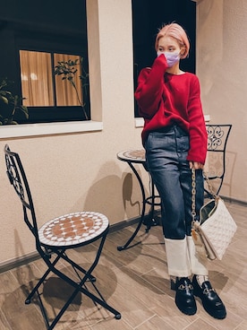 LOEWE(ロエベ)のデニムパンツを使ったレディース人気ファッション