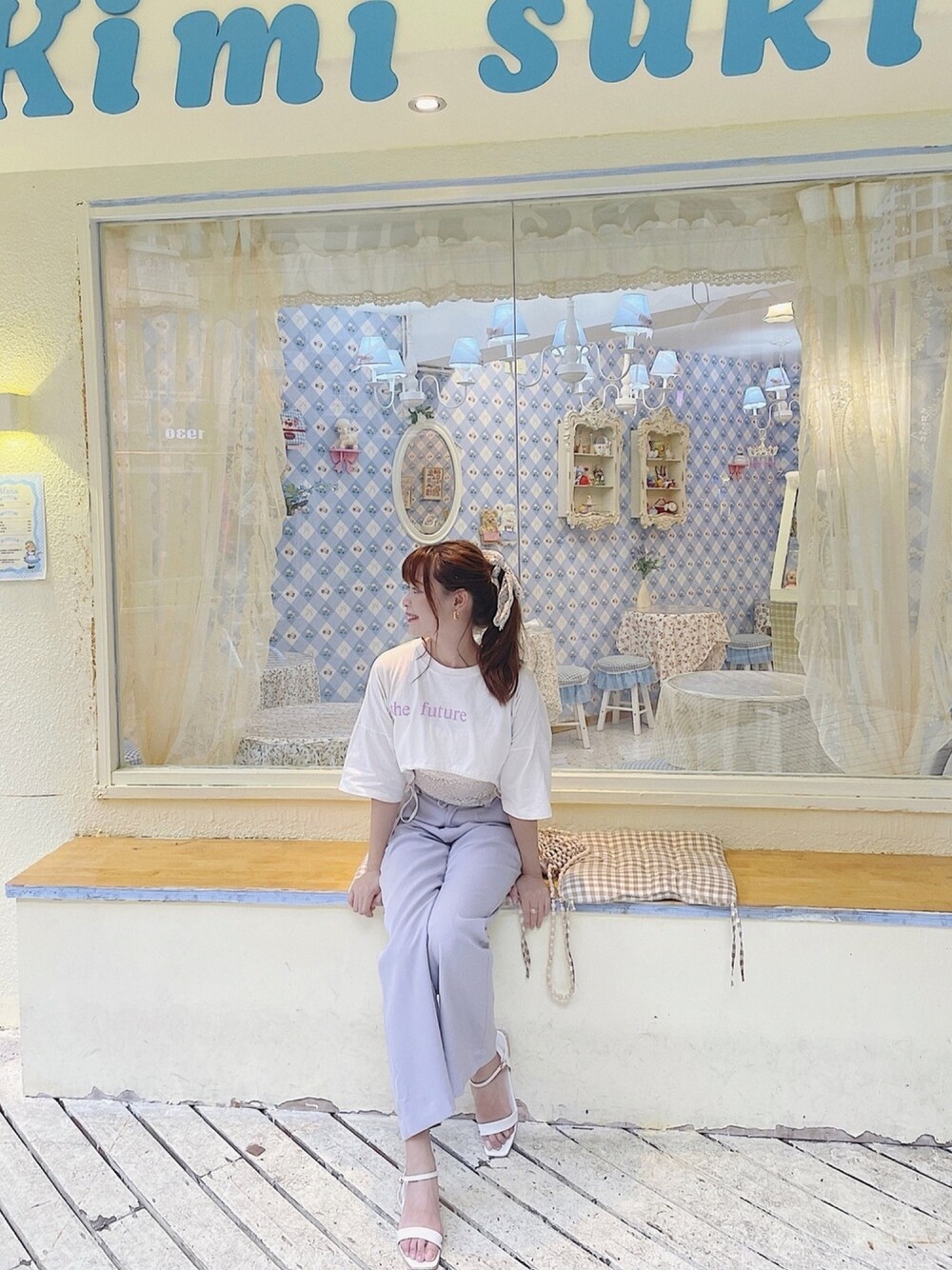 「ootd、プチプラ、おしゃれさんと繋がりたい、シンプル、夏、パンツスタイル、オトナカジュアル、オトナ女子、oversize、紫」｜「ChicoのクロップドサイドリボンロゴTシャツ（Tシャツ/カットソー、ホワイト系）」を使った、YokiChenさん（レディース・158cm）の夏コーディネートの1枚目の写真