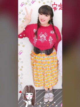 「花柄トップス」｜「アイテム（その他）」を使った、真名愛恵さん（レディース・162cm）の春コーディネート