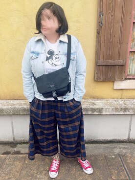 「アイテム（デニムジャケット）」を使った、真名愛恵さん（レディース・163cm・20代）の春コーディネート