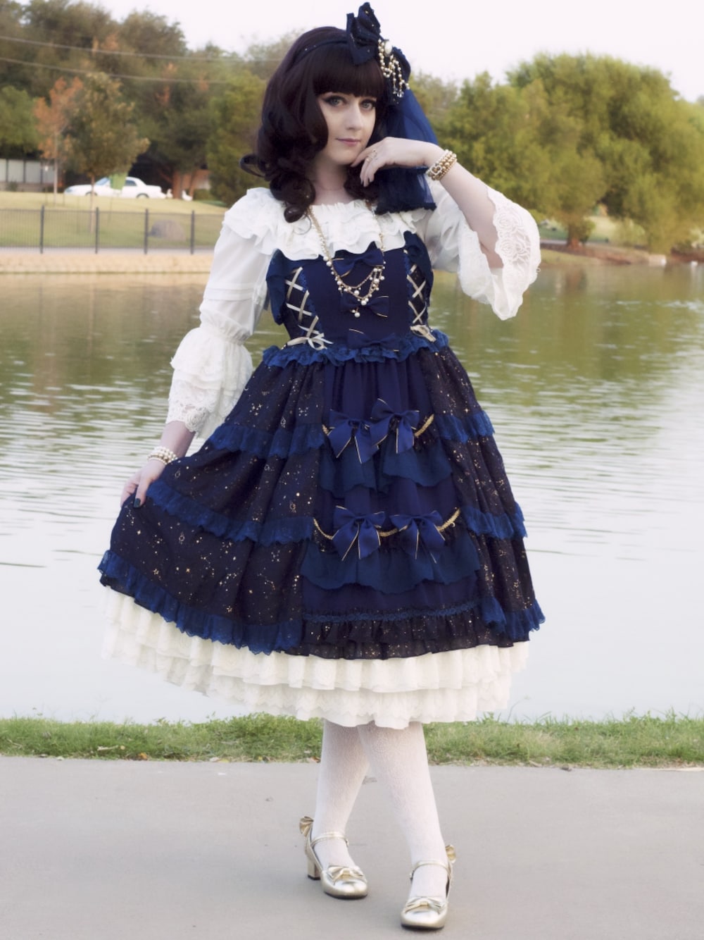 「lolita、lolitafashion、Lolita fashion、soufflesong、navy、white、gold、ロリータ、ロリィタ、ロリータファッション」｜「souffle songのアイテム（ドレス、ブルー系）」を使った、saraさん（レディース・160cm）の秋コーディネートの1枚目の写真