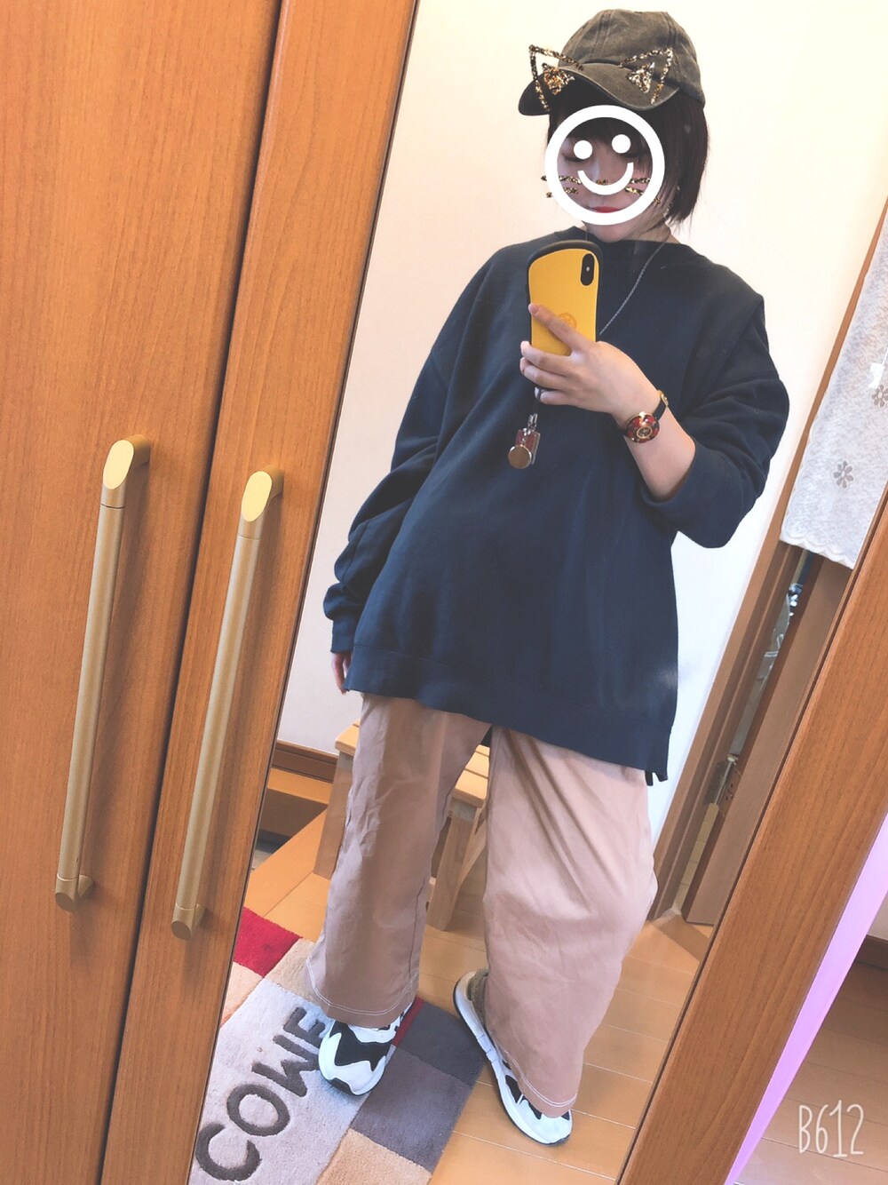 「ニューバランス、低身長、スニーカー、ゆるコーデ、ラフ、シンプル、秋のコーデ」｜「WEGOのアイテム（ニット/セーター、ブルー系）」を使った、ナツさん（レディース・149cm）の秋コーディネートの1枚目の写真