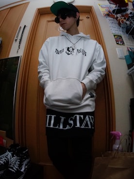 「KILL STAR（キルスター）のアイテム」を使った、すんさん（メンズ・168cm）の春コーディネート