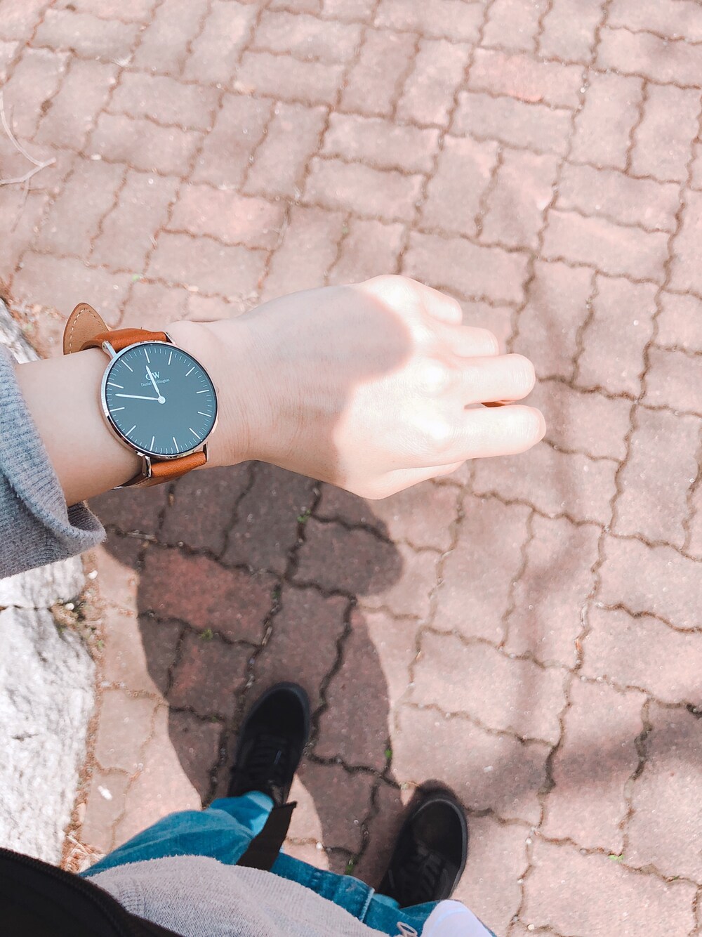 「シンプル、お洒落さんとつながりたい、デニム、古着MIX、spring」｜「FREAK'S STOREのDaniel Wellington/ダニエルウェリントン Classic Black Durham36（アナログ腕時計、シルバー系）」を使った、たむちゅーさん（レディース・157cm）の春コーディネートの1枚目の写真