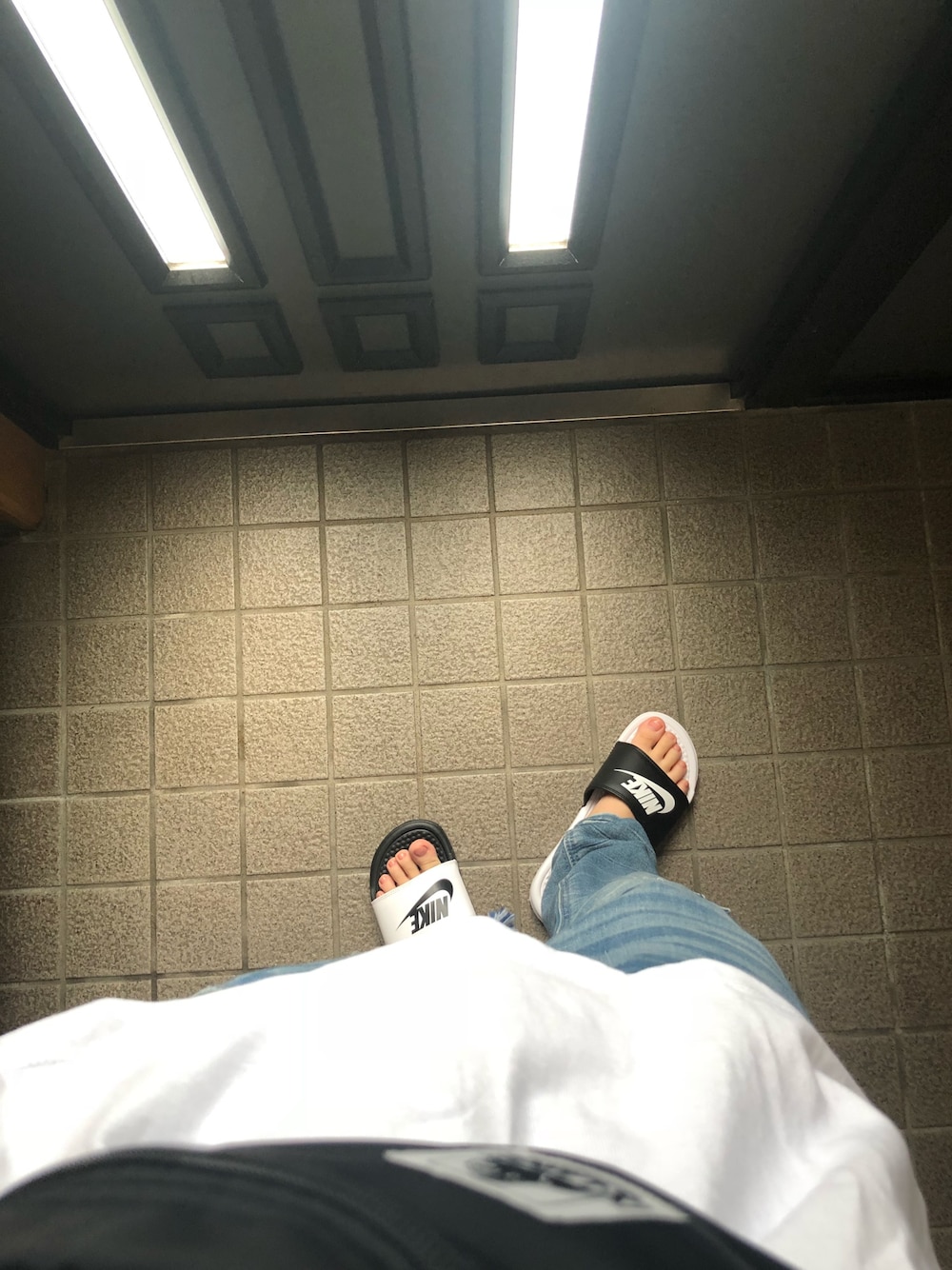 「NIKE、休日スタイル」｜「NIKEのNIKE BENASSI JDI MISMATCH (BLACK/WHITE) 【SP】（サンダル、ブラック系）」を使った、たむちゅーさん（レディース・157cm）の夏コーディネートの1枚目の写真
