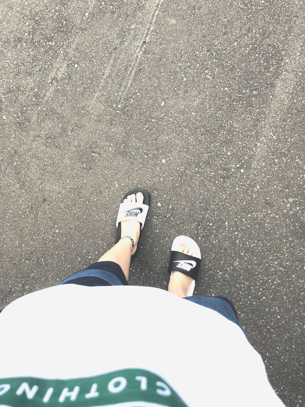 「ストリート、Tシャツ、休日スタイル」｜「NIKEのNIKE BENASSI JDI MISMATCH (BLACK/WHITE) 【SP】（サンダル、ブラック系）」を使った、たむちゅーさん（レディース・157cm）の夏コーディネートの1枚目の写真