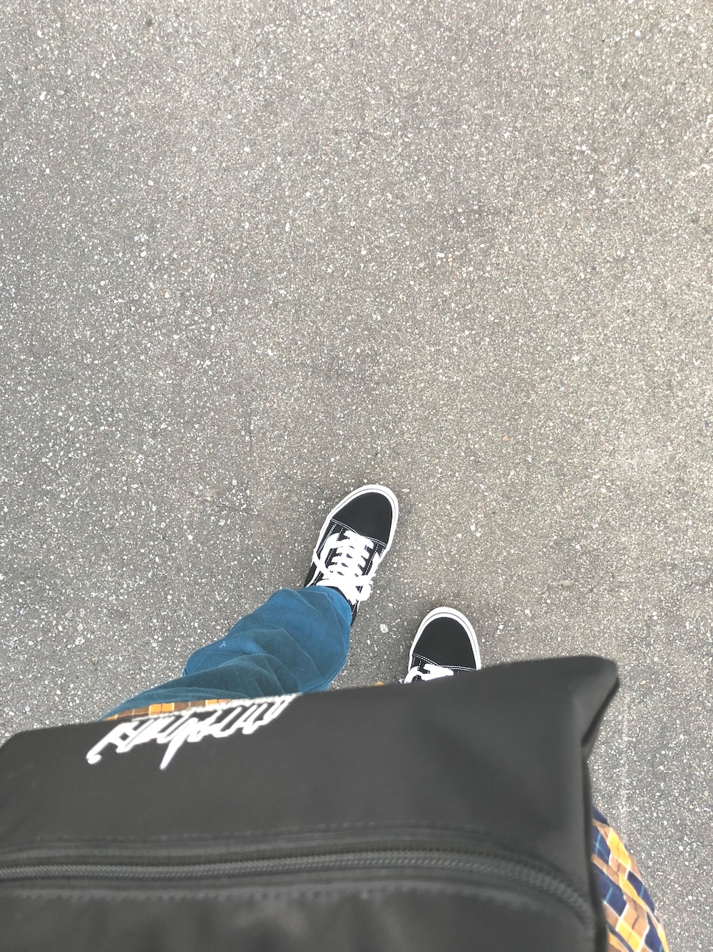 「休日コーデ、楽チンコーデ、スニーカー、オールドスクール、サコッシュ、ビームス」｜「VANSのVANS ヴァンズ OLD SKOOL DX オールドスクール DX V36CL+ BLACK（スニーカー、ブラック系）」を使った、たむちゅーさん（レディース・157cm）の夏コーディネートの1枚目の写真
