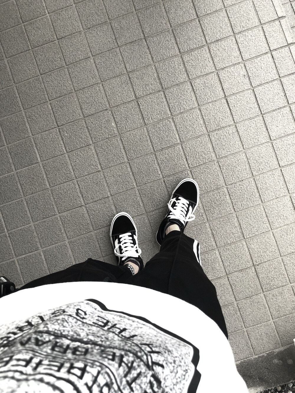 「楽チンコーデ、お洒落さんとつながりたい、Tシャツ、オールドスクール」｜「VANSのVANS ヴァンズ OLD SKOOL DX オールドスクール DX V36CL+ BLACK（スニーカー、ブラック系）」を使った、たむちゅーさん（レディース・155cm）の夏コーディネートの1枚目の写真