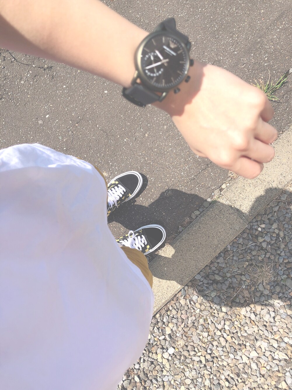 「休日スタイル、夏、パンツスタイル、VANS、ootd、oldskool、fcrealbristol」｜「EMPORIO ARMANIの【HYBRID SMARTWATCH】AVIATOR　ART3030（アナログ腕時計、ブラック系）」を使った、たむちゅーさん（レディース・155cm）の夏コーディネートの1枚目の写真