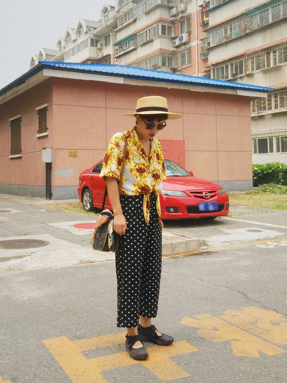 「VINTAGEのアイテム（シャツ/ブラウス、イエロー系）」を使った、初九さん（レディース・155cm）の夏コーディネートの1枚目の写真
