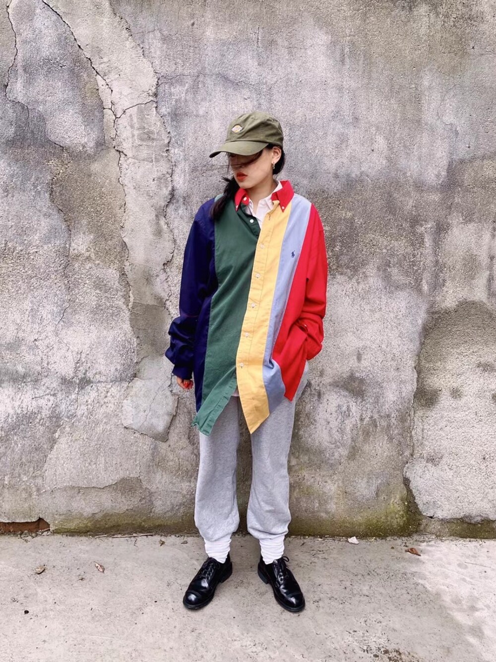 「VINTAGEのアイテム（シャツ/ブラウス、その他）」を使った、初九さん（レディース・155cm）の春コーディネートの1枚目の写真