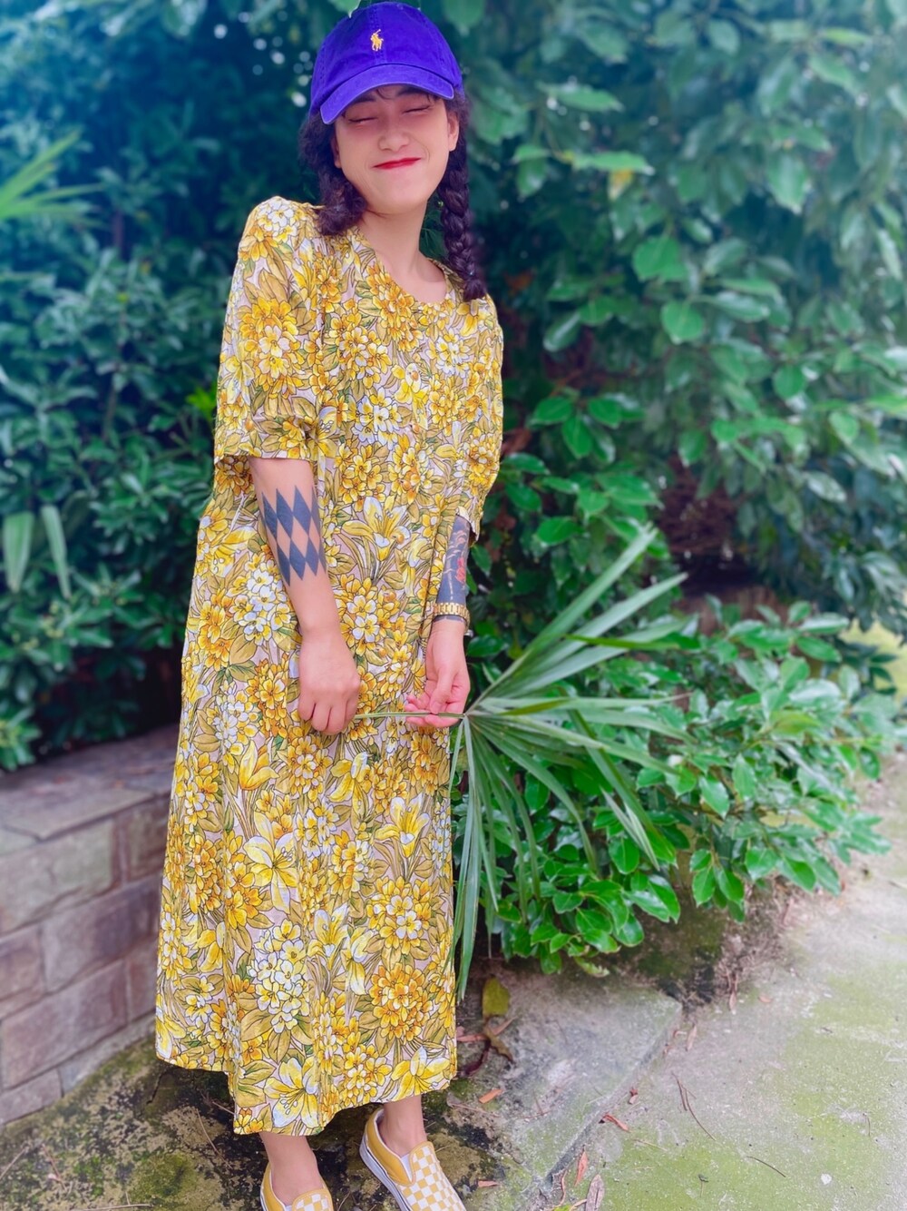 「VINTAGEのアイテム（スカート、イエロー系）」を使った、初九さん（レディース・155cm）の春コーディネートの1枚目の写真