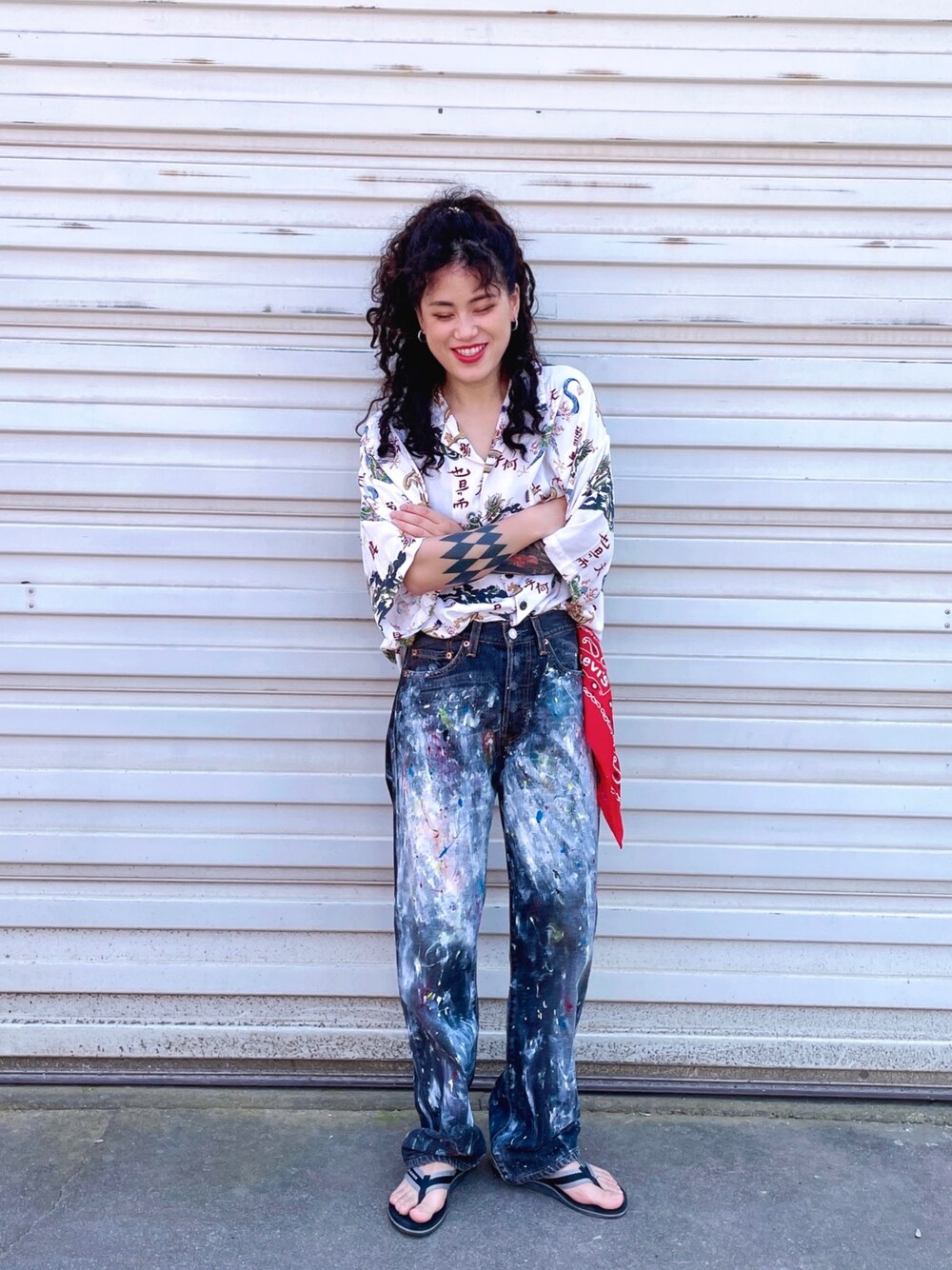 「VINTAGEのアイテム（シャツ/ブラウス、ホワイト系）」を使った、初九さん（レディース・155cm）の夏コーディネートの1枚目の写真