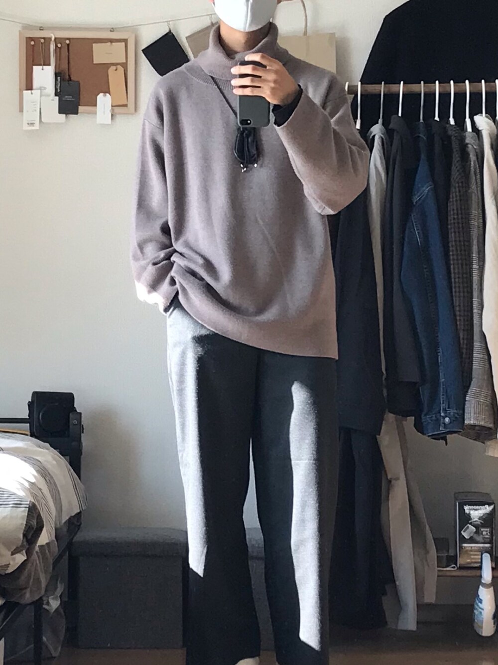 「秋冬コーデ、秋のコーデ、シンプル、ender products、UNIQLO、HARE、ワイドパンツ、ニット、タートルネックニット」｜「ENDER PRODUCTSのミラノリブオーバーサイズタートルネックニットプルオーバー【ENDER PRODUCTS/エンダープロダクツ】（ニット/セーター、ベージュ系）」を使った、ずっきーさん（メンズ・177cm）の秋コーディネートの1枚目の写真