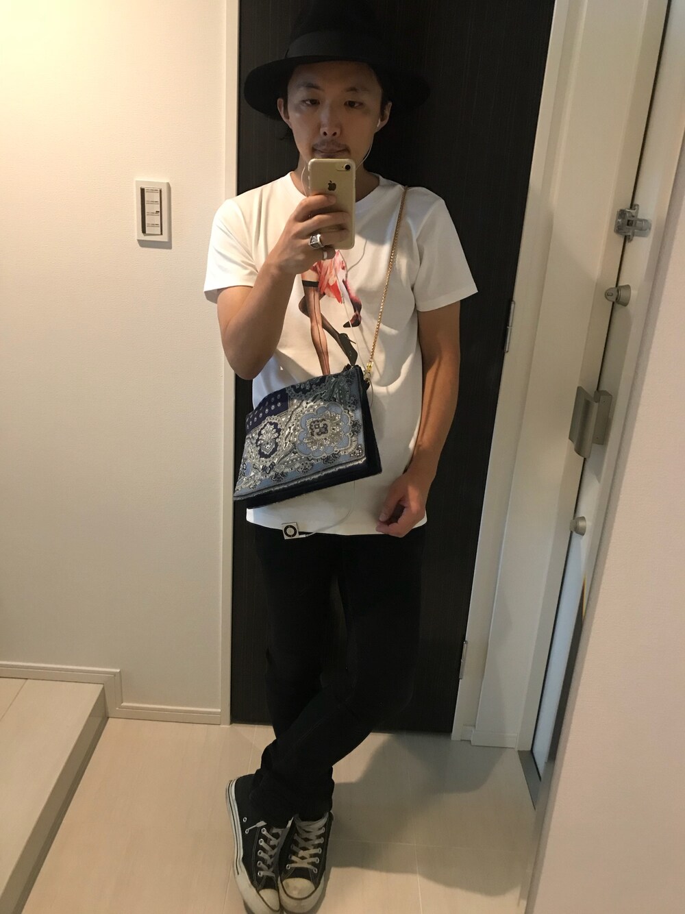「junhashimoto 、junsuke yokoyama、sable clutch、KIJIMA TAKAYUKI、converse、Rema-K、シンプルコーデ、休日スタイル、夏」｜「junhashimotoのアイテム（Tシャツ/カットソー、ホワイト系）」を使った、はすみさん（メンズ・170cm）の夏コーディネートの1枚目の写真
