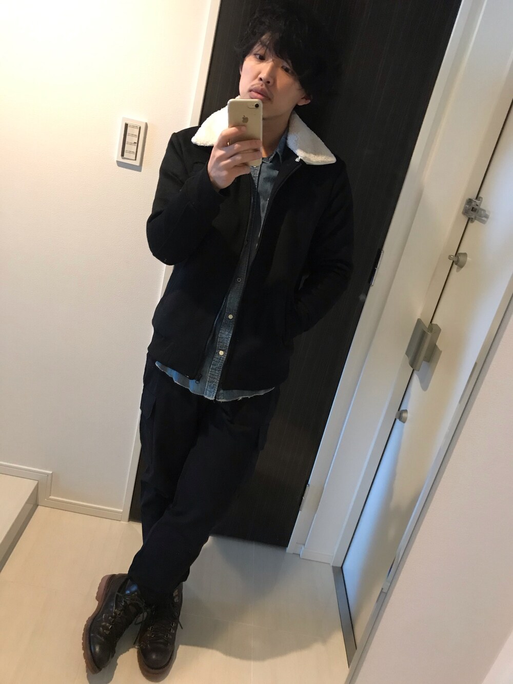 「冬、シンプル、オトナカジュアル、黒、Jih Nunc、varde77、BUTTERO」｜「Jih Nuncのmj5896-ボアメルトンジップアップブルゾン（ブルゾン、ブラック系）」を使った、はすみさん（メンズ・170cm）の冬コーディネートの1枚目の写真