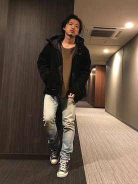 「ゆるニット」｜「アイテム（ダウンジャケット/コート）」を使った、はすみさん（メンズ・170cm）の冬コーディネート
