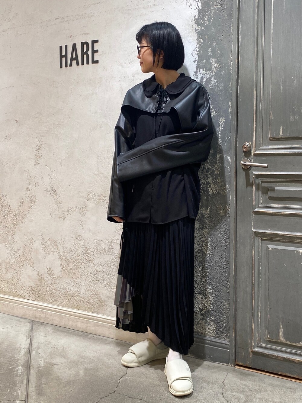 HARE シンセティックレザーボレロ HARE（ハレ）の「シンセティックレザーボレロ(HARE)（カーディガン