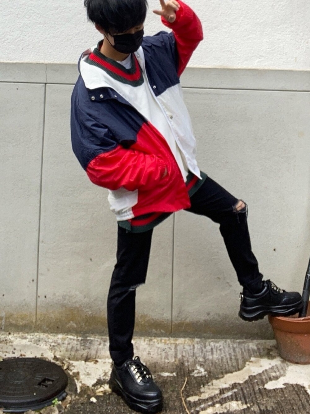 「やっぱりストリートが好き、adrer、BASQUEmagenta、FREAK’Ｓ STORE、ナイロンジャケット、ビッグシルエット、ストリート、低身長、おしゃれさんと繋がりたい、いいね、save、フォローお願いします🤑」｜「FREAK'S STOREのWEB限定 スーパービッグトラックジャケット（ナイロンジャケット、レッド系）」を使った、なおちゃん🇰🇷低身長さん（メンズ・162cm）の秋コーディネートの1枚目の写真