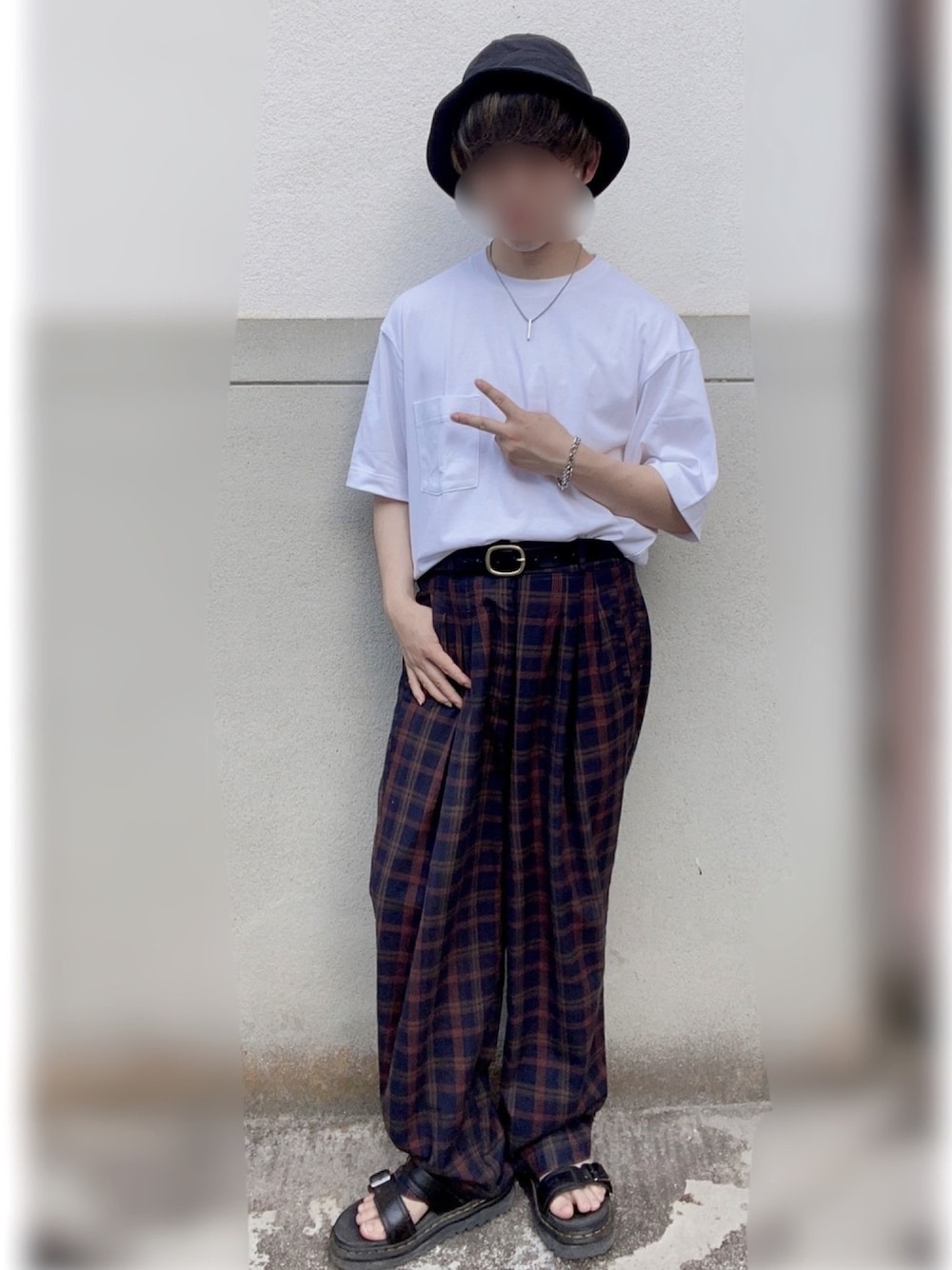 「タックイン、低身長、おしゃれさんと繋がりたい、いいね、save、フォローお願いします🤑」｜「GUのアイテム（Tシャツ/カットソー、ホワイト系）」を使った、なおちゃん🇰🇷低身長さん（メンズ・160cm）の夏コーディネートの1枚目の写真