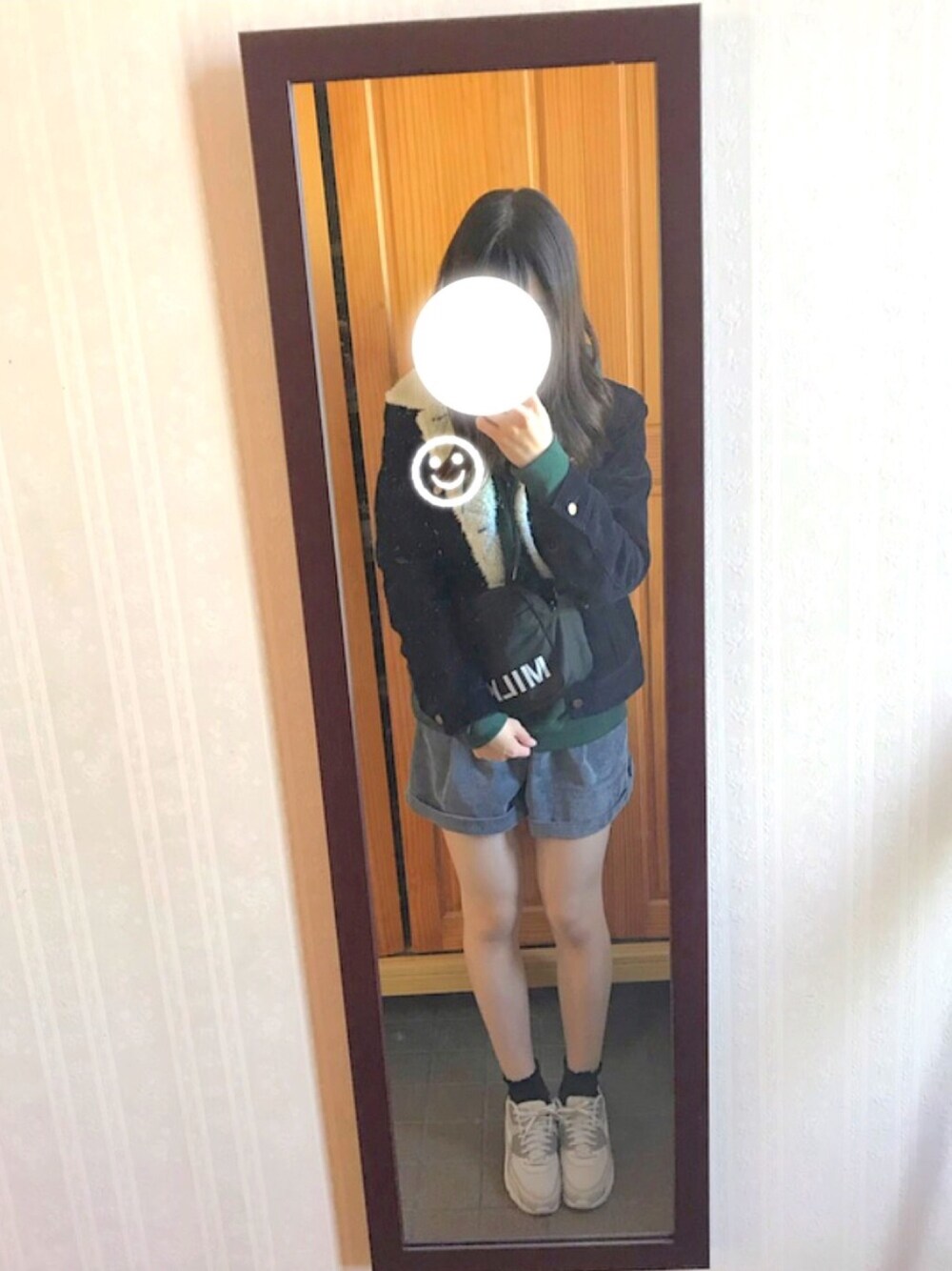 「秋冬、シンプルおしゃれが好き、パンツスタイル、大人カジュアル、スニーカーコーデ、秋、カジュアル、シンプル」｜「Leeの【LEE】 BOA STORM RIDER（ブルゾン、ブラック系）」を使った、momo☺︎さん（レディース・163cm）の秋コーディネートの1枚目の写真
