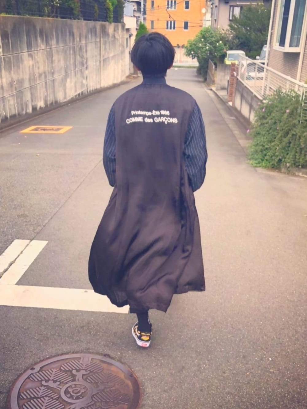 「CDG、COMME des GARCONS、アキコーデ、ブラック、秋コーデ、モード、コムデギャルソン、VANS、黒、スタッフコート」｜「COMME des GARCONSのアイテム（その他アウター、ブラック系）」を使った、tatdさん（メンズ・167cm）の秋コーディネートの1枚目の写真