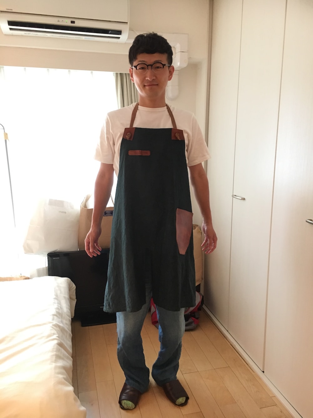 「ハンドメイド、料理男子、メイドインジャパン」｜「渦のアイテム（エプロン、その他）」を使った、ロバート馬場裕之さん（メンズ・181cm）の夏コーディネートの1枚目の写真