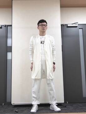 「オールホワイト」｜「アイテム（サロペット/オーバーオール）」を使った、ロバート馬場裕之さん（メンズ・181cm）の冬コーディネート