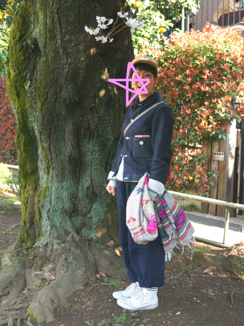 「お花見、キャップ、Gジャン、ストール、ピンク、オールスターハイカット、Scye、77circa」｜「BEAMS BOYのScye×BEAMS BOY /  DENIM JACKET■☆（デニムジャケット、ブルー系）」を使った、さめさん（レディース・155cm）の春コーディネートの1枚目の写真